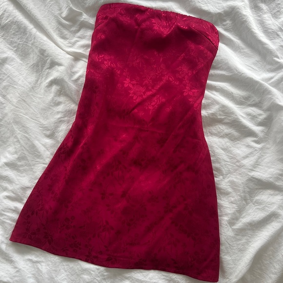 Princess Polly Ramie Strapless Mini Dress in Burgundy Size 2 - Picture 6 of 8